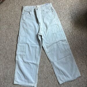 LEVI STRAUSS & CO
SIZE 29
HIGH WAISTED WIDE LEG CROP